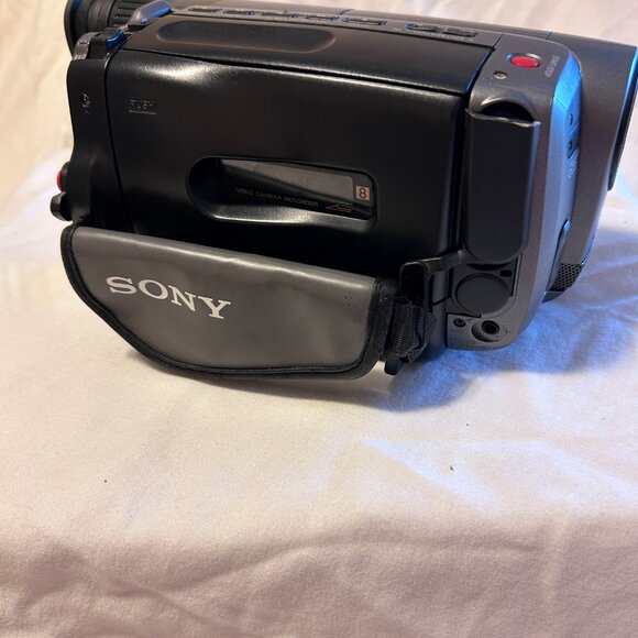 SONY CCD-TRV22 Handycam Video Camera Camcorder 8mm Transfer. Sold As Is. - Picture 4 of 9
